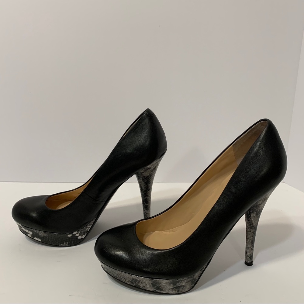 GUESS size 8.5 platform Leather Heels black with snakeskin print wedding guest